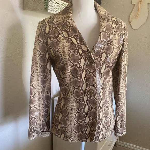 Andrew Marc Jackets & Blazers - Andrew Marc leather jacket